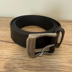 Levi's Black Leather Men’s Belt with Silver Buckle